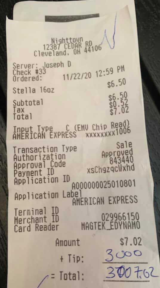 Klant betaalde $ 3.000,- fooi met AMEX card