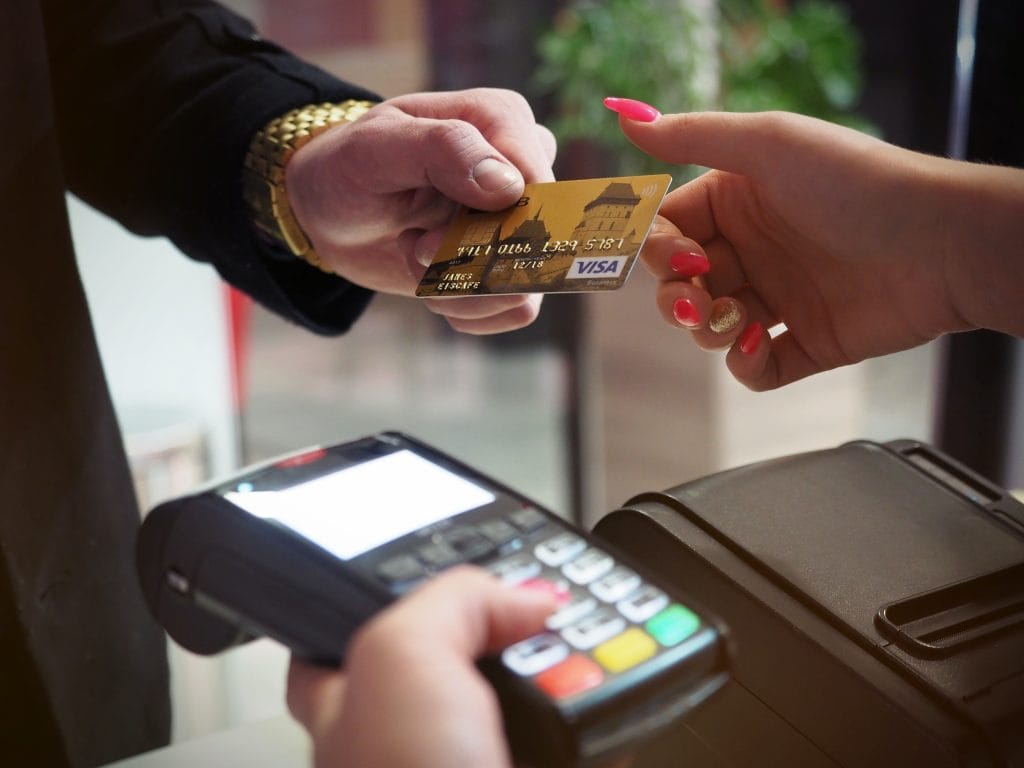 De meest voorkomende creditcard fraude gevallen en hoe ze te voorkomen